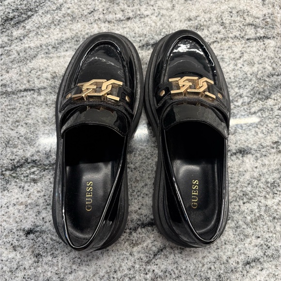 Guess Keates Lug-Sole Loafers - Picture 3 of 6